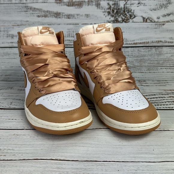 Nike Air Jordan 1 Retro High OG Praline Women’s - Picture 2 of 7